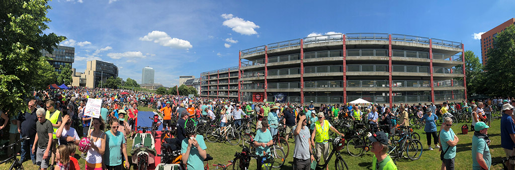 Tausende Radfreund*innen auf Sternfahrt zum Landtag