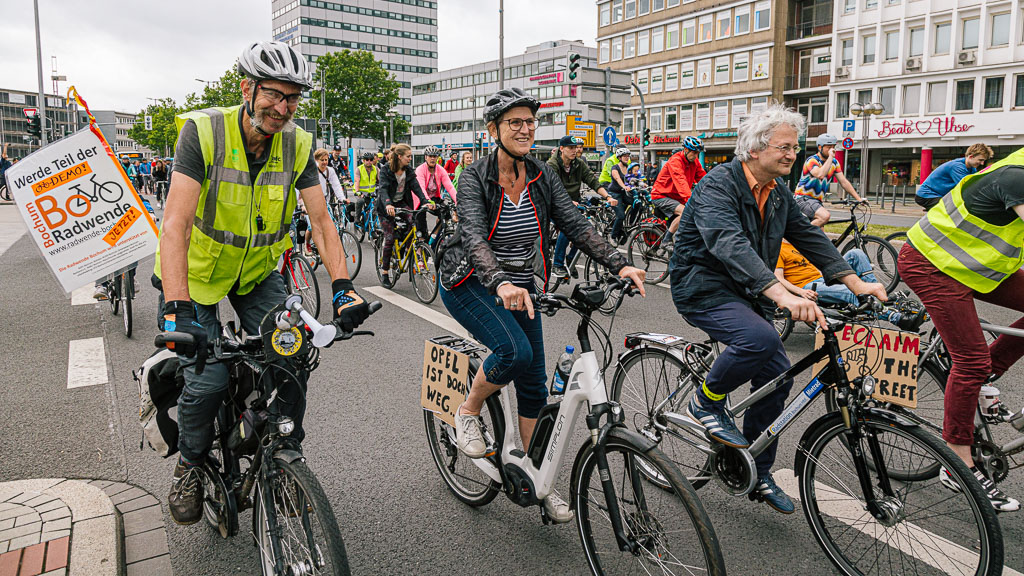 Fotostrecke erste Radwende-Demo