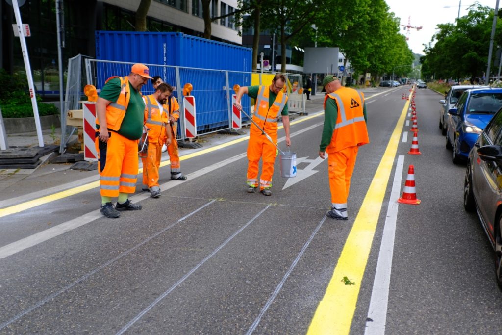 Einrichtung der Pop-up-Bike-Lanes in Stuttgart hat begonnen