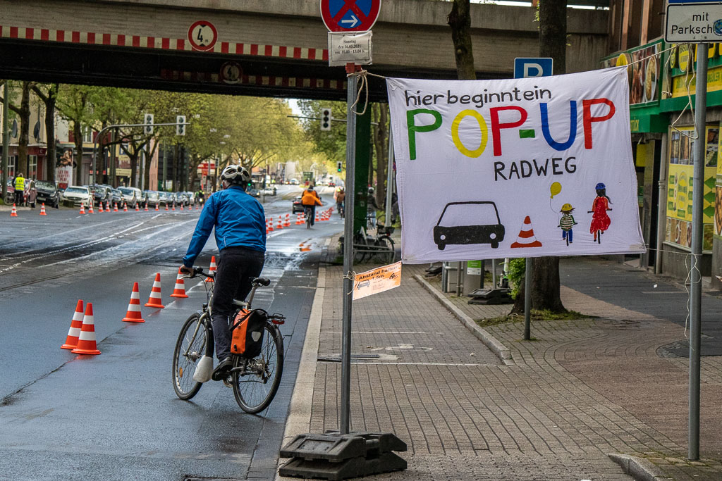 Fotos vom Pop-Up-Radweg auf der Alleestraße